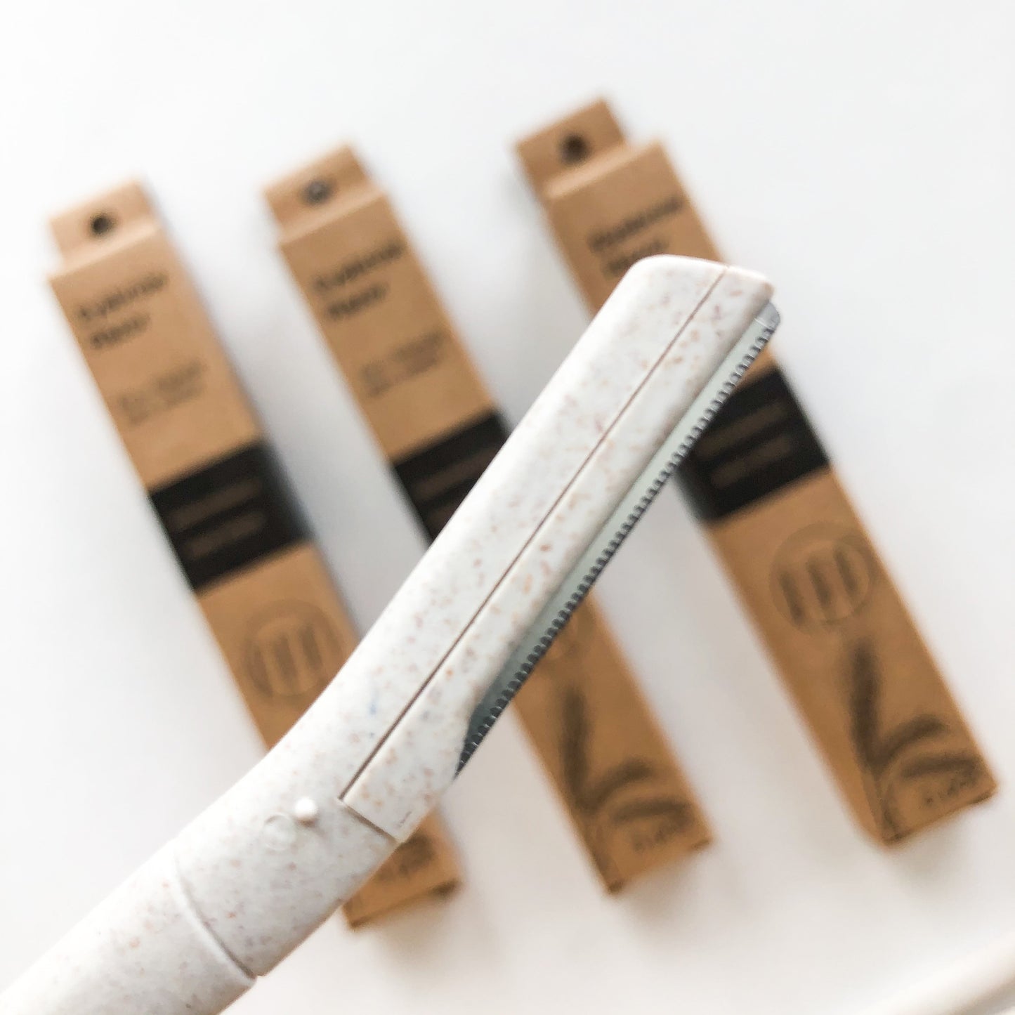 Biodegradable Wheat Straw Eyebrow Razor Trimmer - Eco Friendly Sustainable Facial Dermaplaning Razor - Set of 3-4