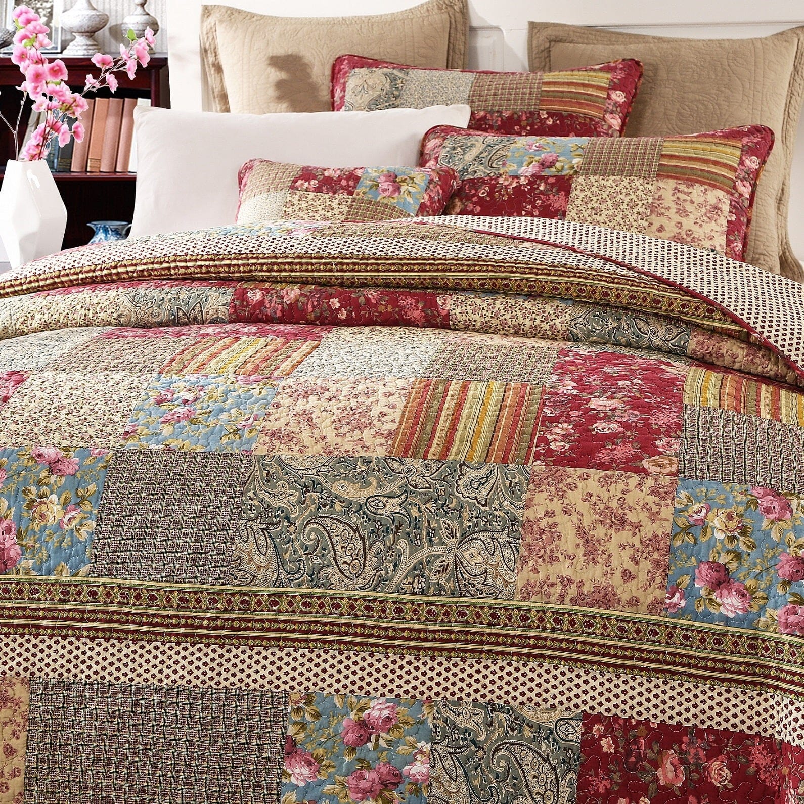Tache Fairy Tale Tea Party Beige Burgundy Paisley Floral Cotton Patchwork Quilt Set (DXJ103443)-2